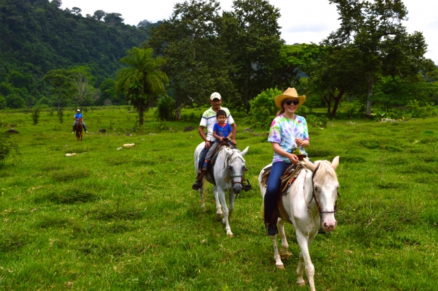 Cabalgata en familia